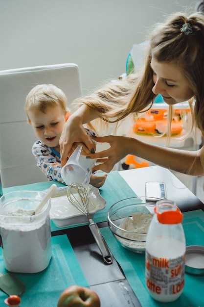 Советы опытных родителей: как научить малыша самостоятельно есть с ложки