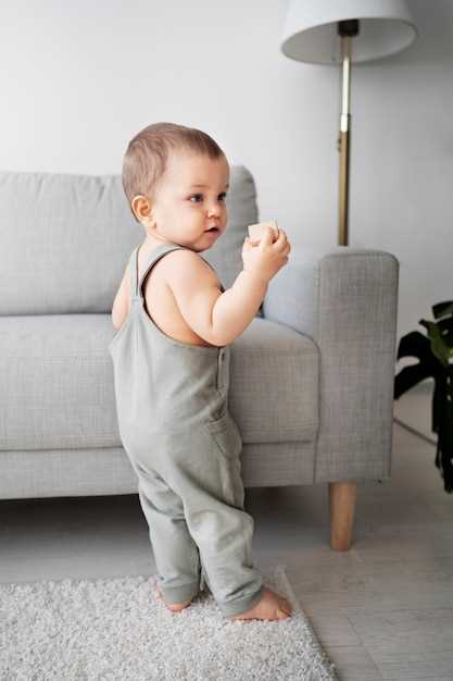 Основные правила при выборе одежды для малыша в 2 месяца