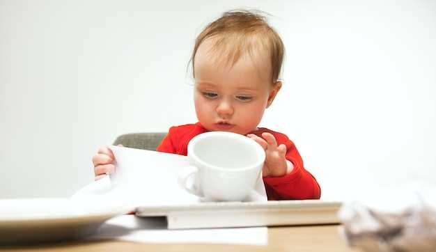 Советы по обучению малыша правильному использованию столовой ложки