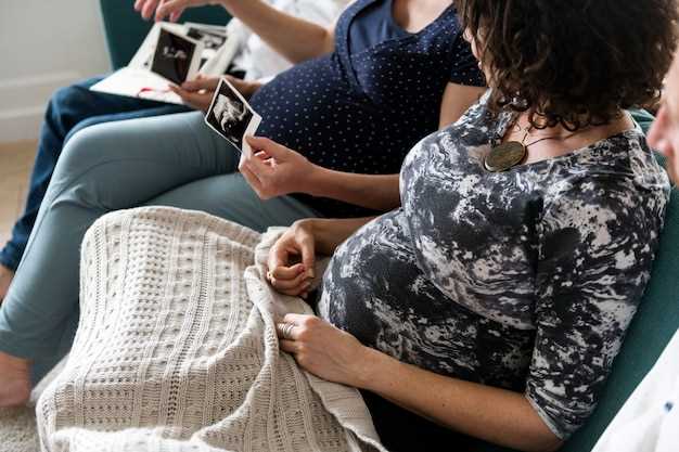 Выбор правильного момента и места для объявления о беременности