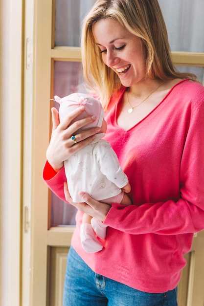 Во что одевать новорожденного дома в первый месяц