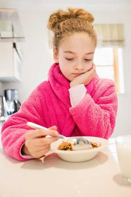 Как преодолеть возможные трудности при обучении ребенка самостоятельному питанию ложкой?